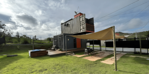 small-ville-casa-container-rolling-stones-03