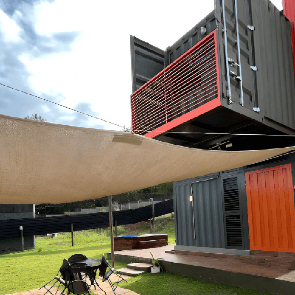 small-ville-casa-container-rolling-stones-04