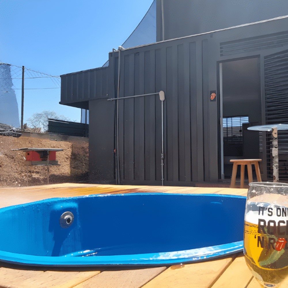 small-ville-casa-container-rolling-stones-08