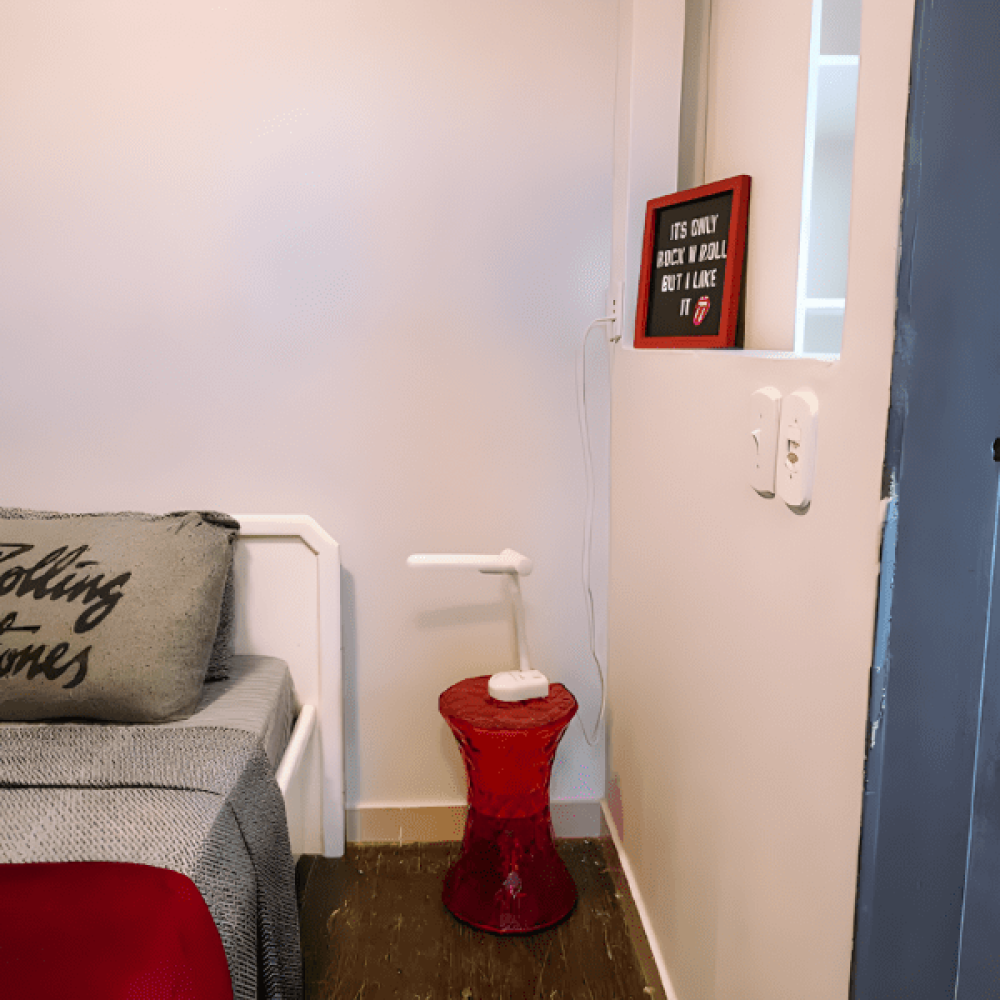 small-ville-casa-container-rolling-stones-11