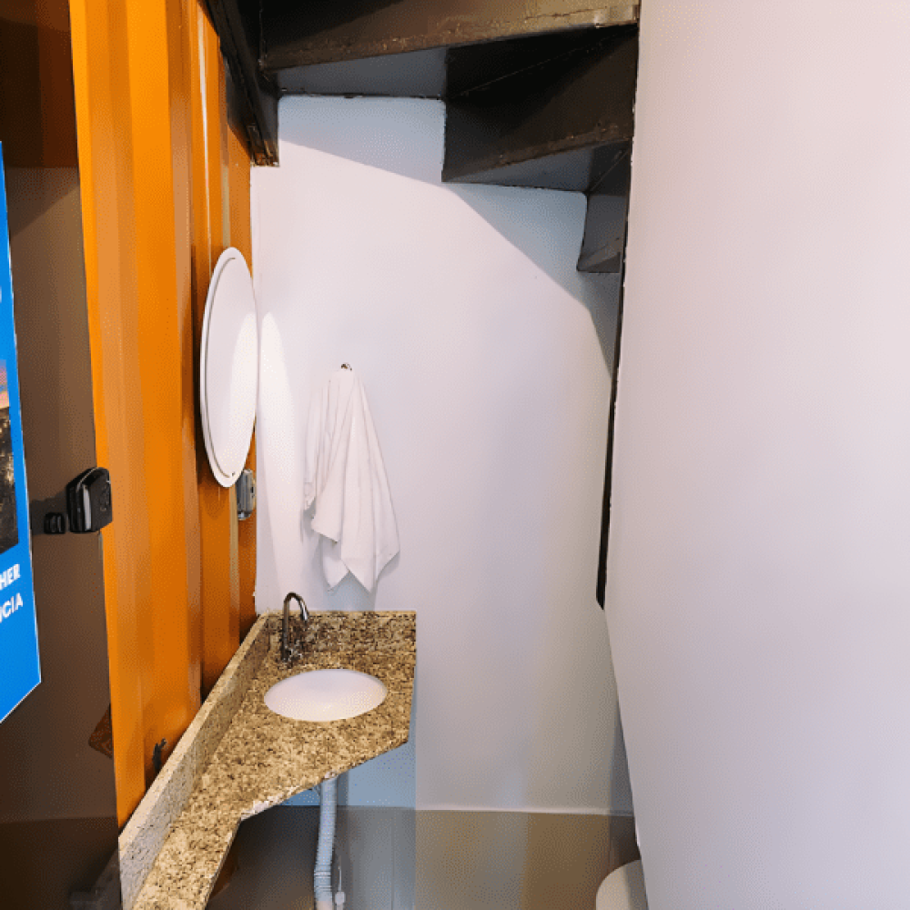 small-ville-casa-container-rolling-stones-22