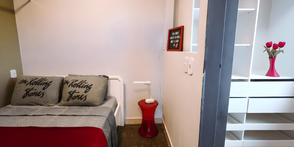 small-ville-casa-container-rolling-stones-11