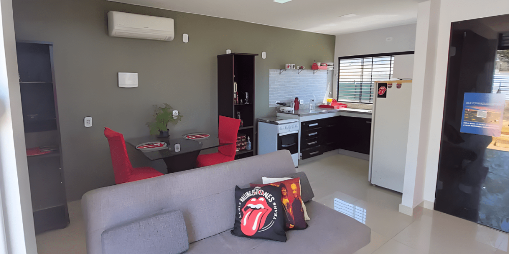 small-ville-casa-container-rolling-stones-16